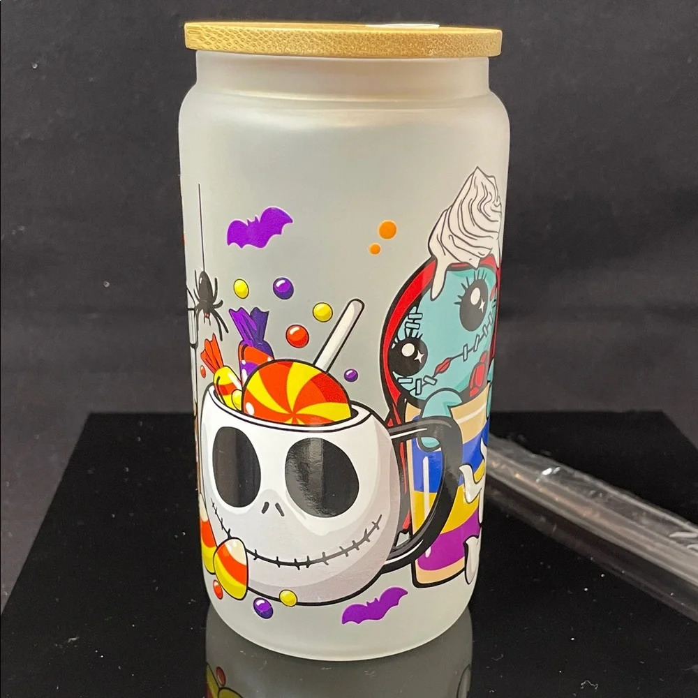Nightmare Before Christmas-Themed Glass Tumbler with Bamboo Lid - Picture 4 of 5